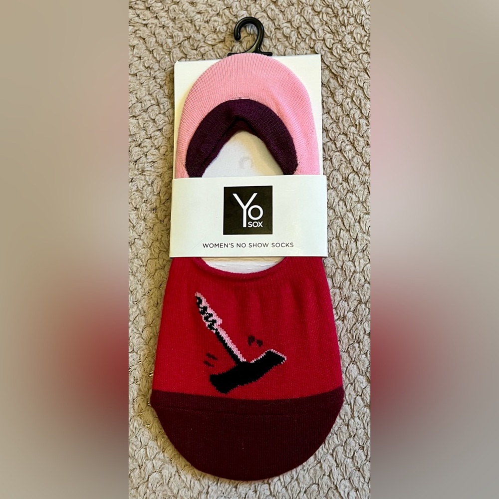 👍 Free with purchase or 2/$15 NWT Yo Sox Women’s No Show Socks “Screw It”